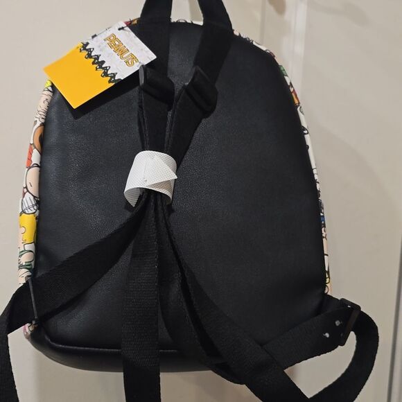 Bioworld X Peanuts The Wholr Crew Is Here Backpack - Picture 7 of 8